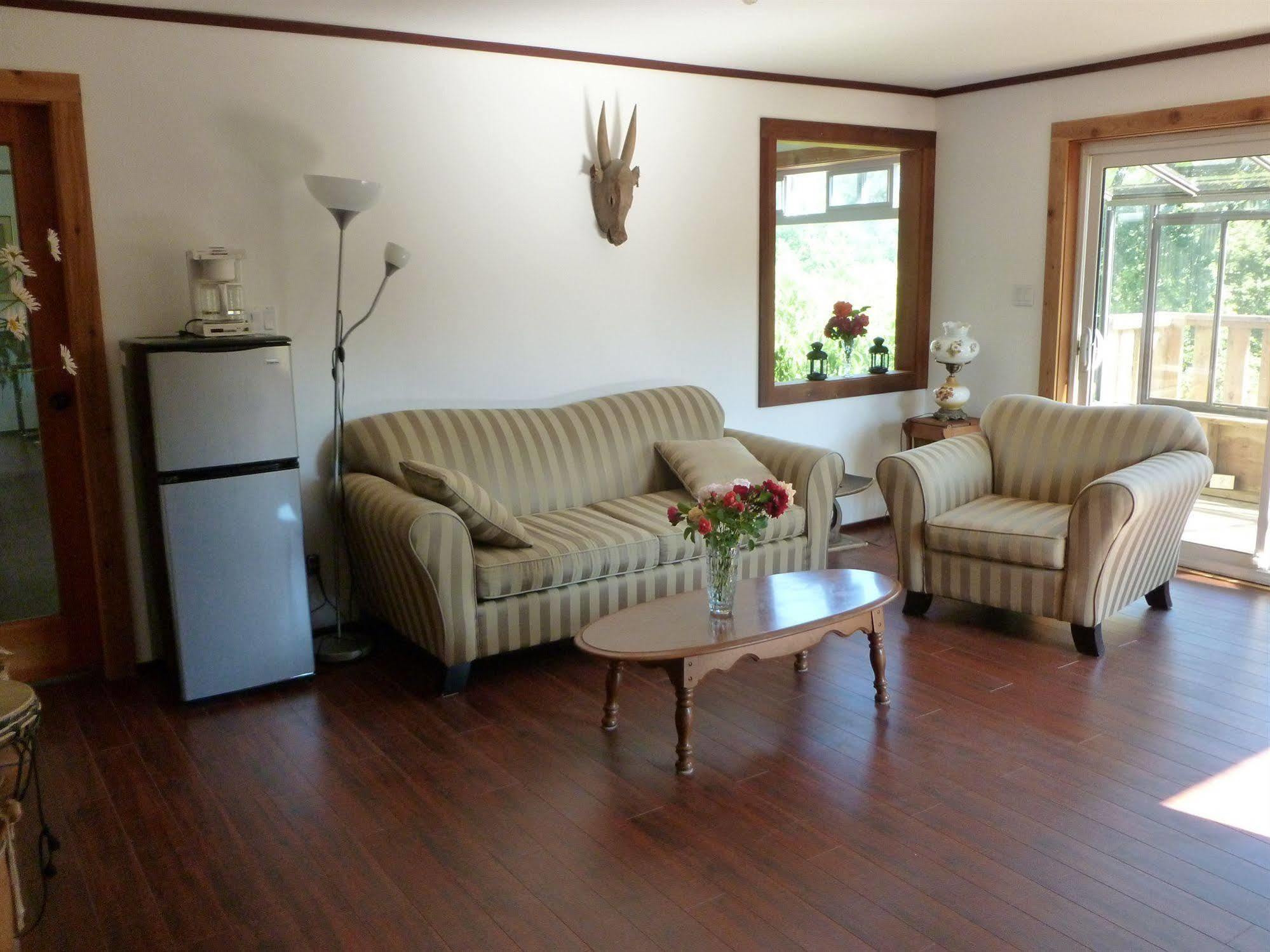 Harrison Hammond House Farmstay Harrison Mills Extérieur photo