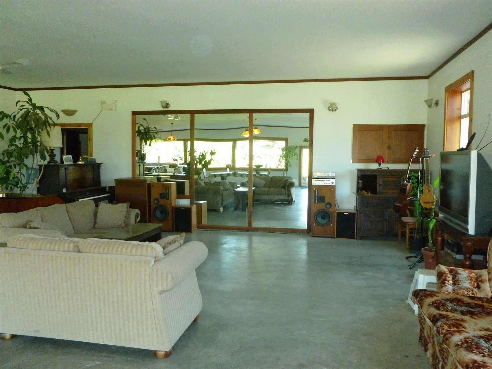 Harrison Hammond House Farmstay Harrison Mills Extérieur photo